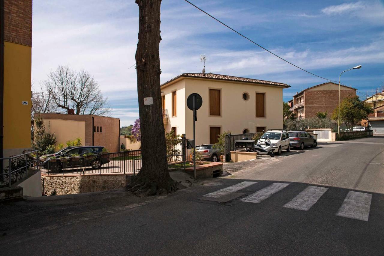 Casa Il Glicine A Due Passi Dal Centro Apartment Сиена Екстериор снимка